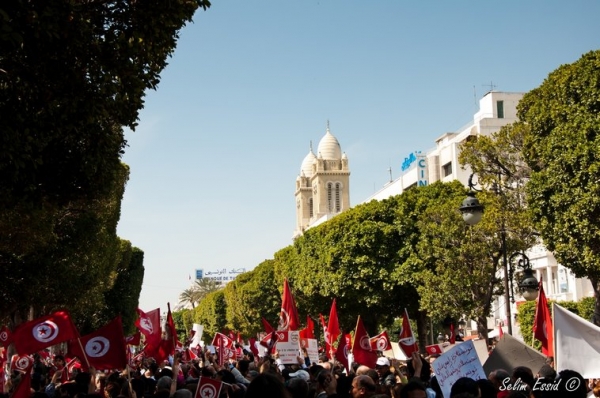  Tunisie: imposante manifestation pour la démocratie et l’Etat civil 