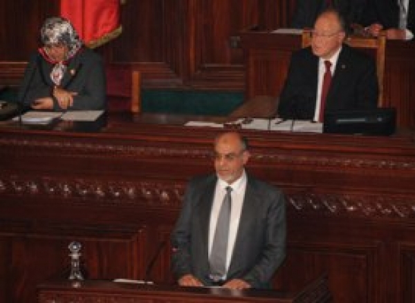  Tunisie: présentation d’un gouvernement dominé par les islamistes d’Ennahda.